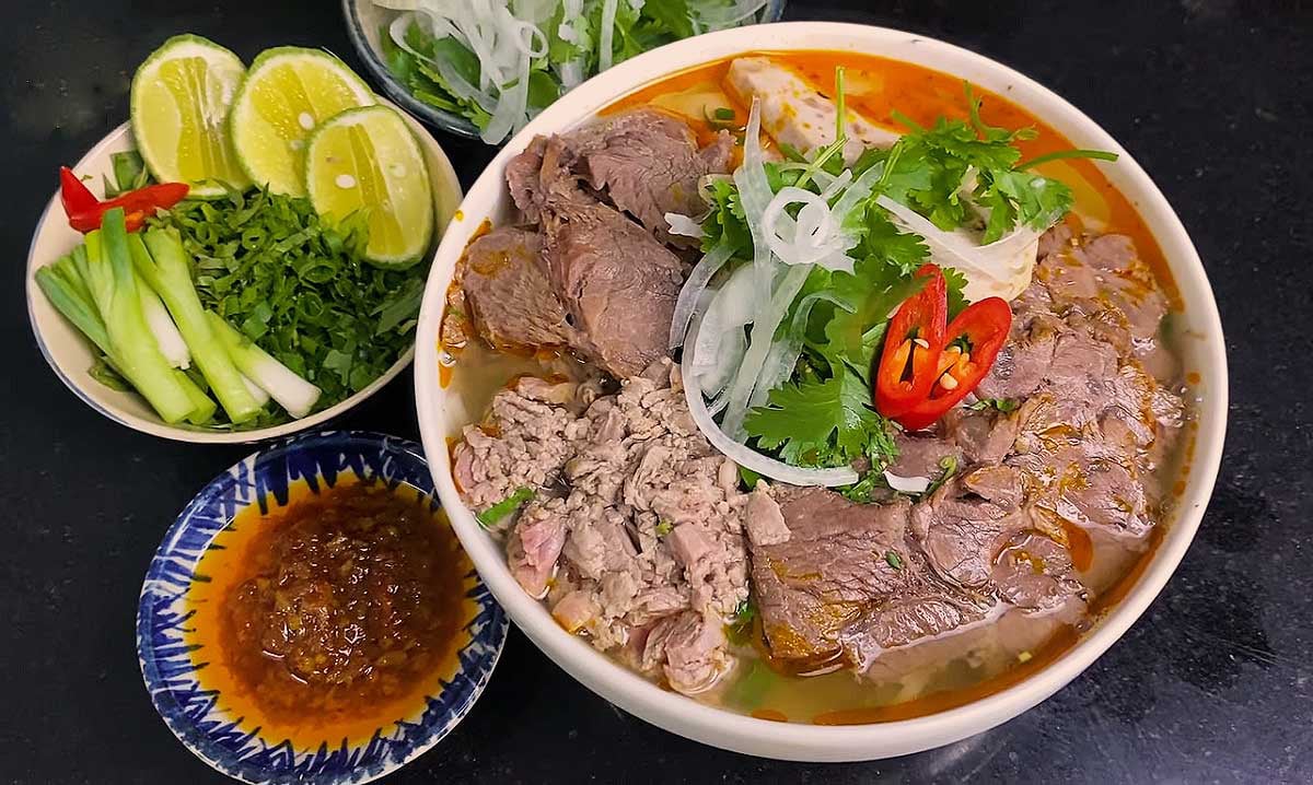 The Ultimate Guide to Bun Bo Hue: A Flavorful Journey into Vietnamese Cuisine